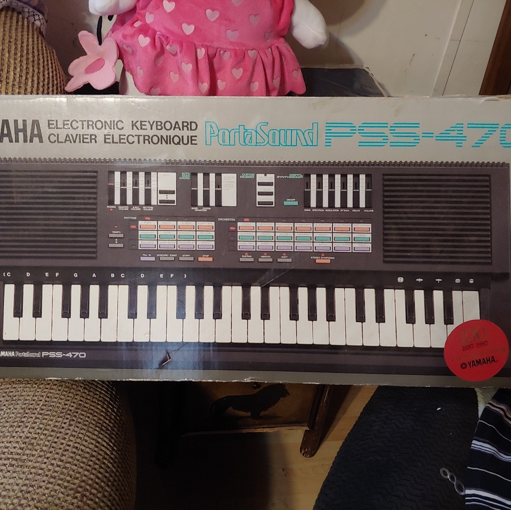 Electronic piano keyboard